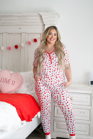 EXCLUSIVE BE MINE WOMEN’S JOGGER DREAM SET