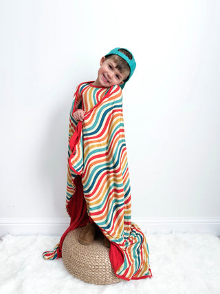 3 LAYER OVERSIZED COZY DREAM BLANKET- Groovy Wave