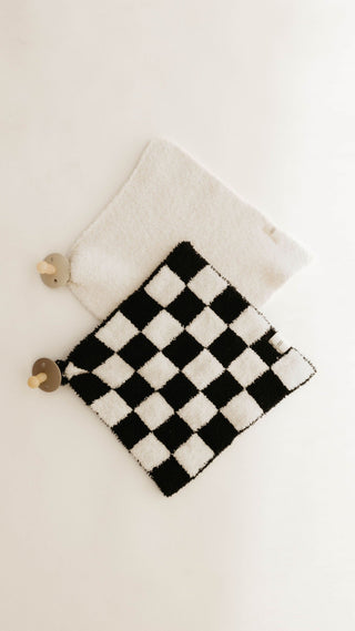 Lovey | Black & White Checkerboard